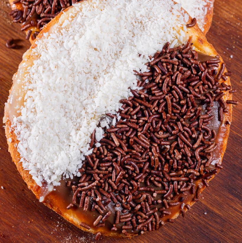 Esfiha Mesclado (Beijinho e Brigadeiro)