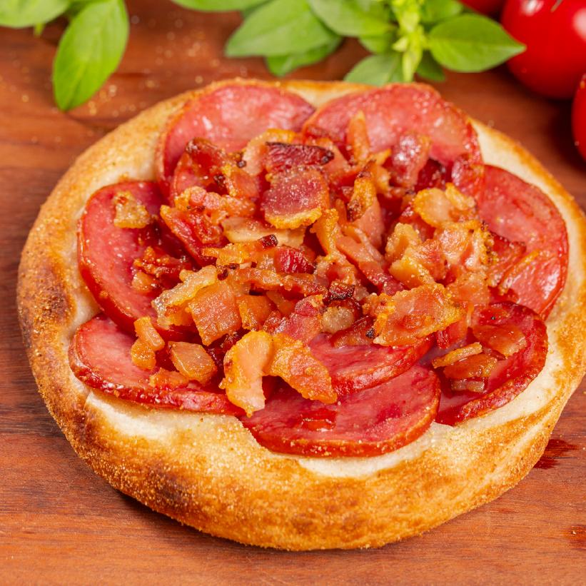 Esfiha Bacon com Calabresa