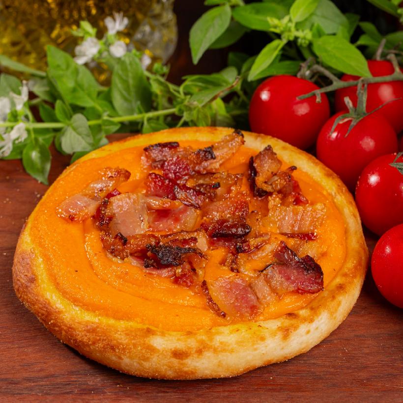 Esfiha Bacon com Cheddar