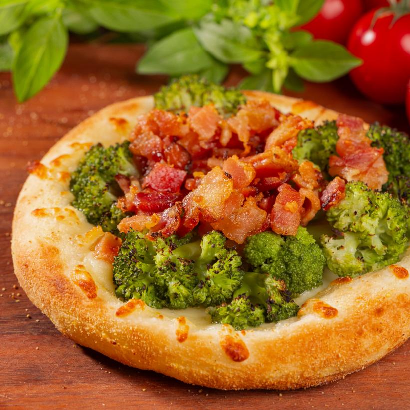 Esfiha Brócolis Mussarela e Bacon