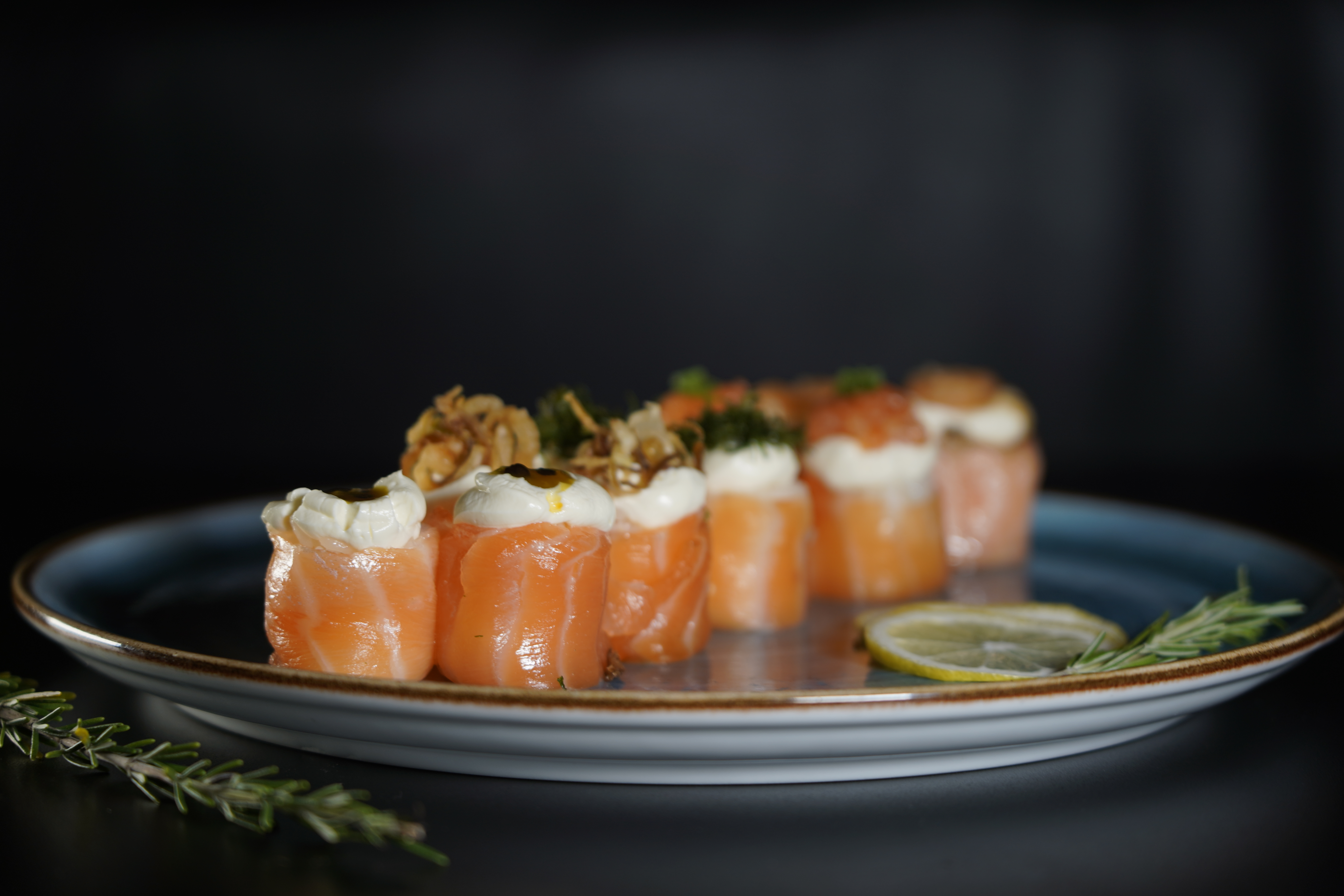 Jou de Salmão Flambado com Camarão e Cream Cheese