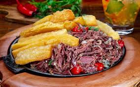 Mandioca com Carne Seca