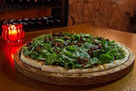 Pizza Strogonoff de Filé Com Rúcula