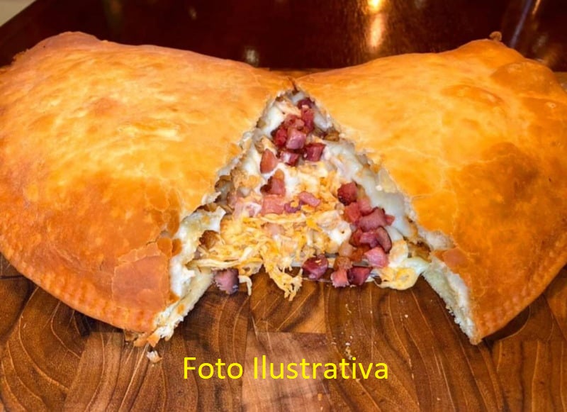 Pizza Frita de Quatro Queijos