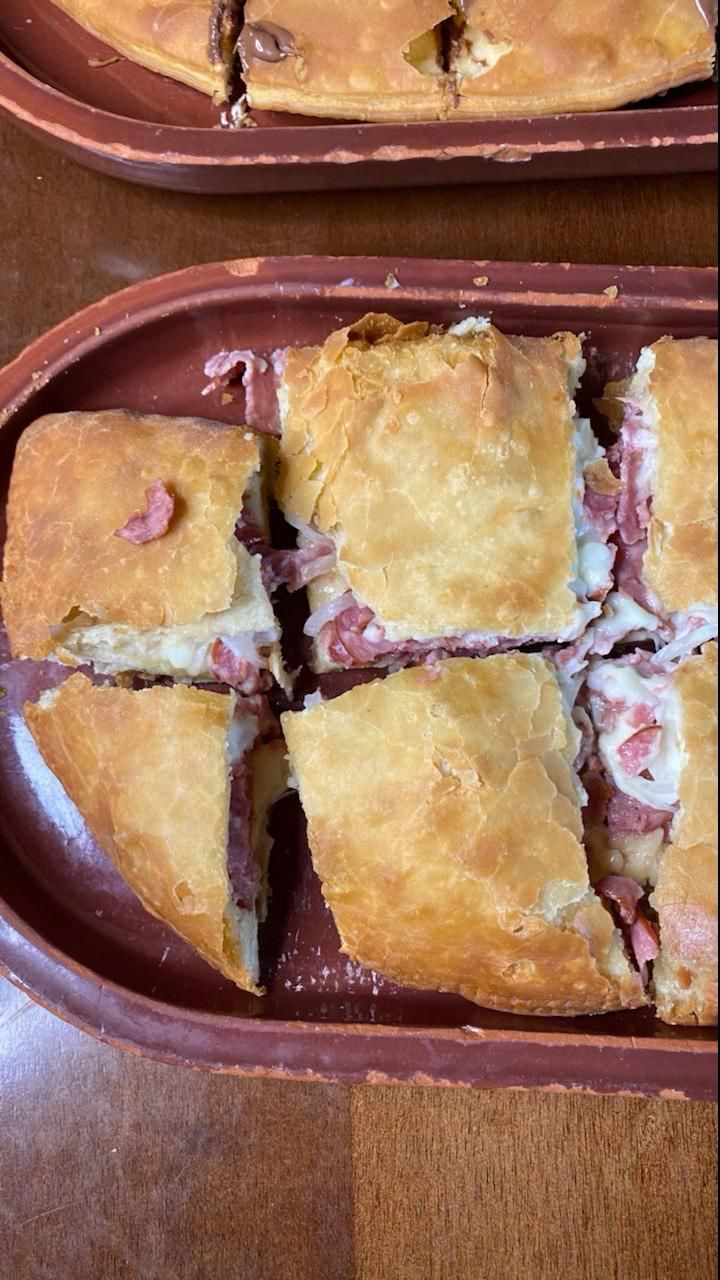Pizza Frita Calabresa