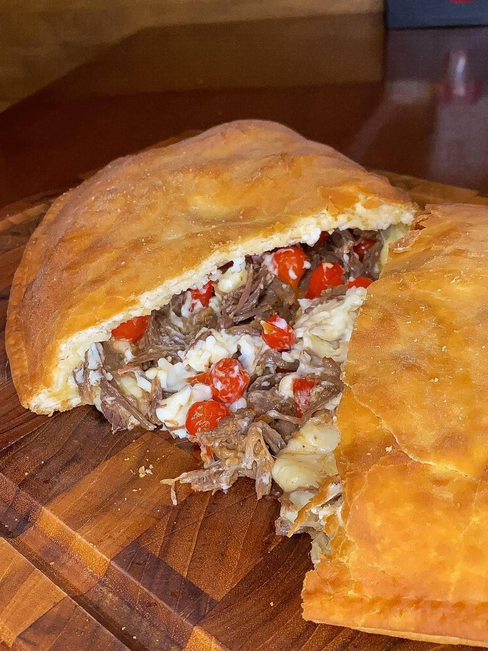 Pizza Frita Costela com Pimenta Biquinho