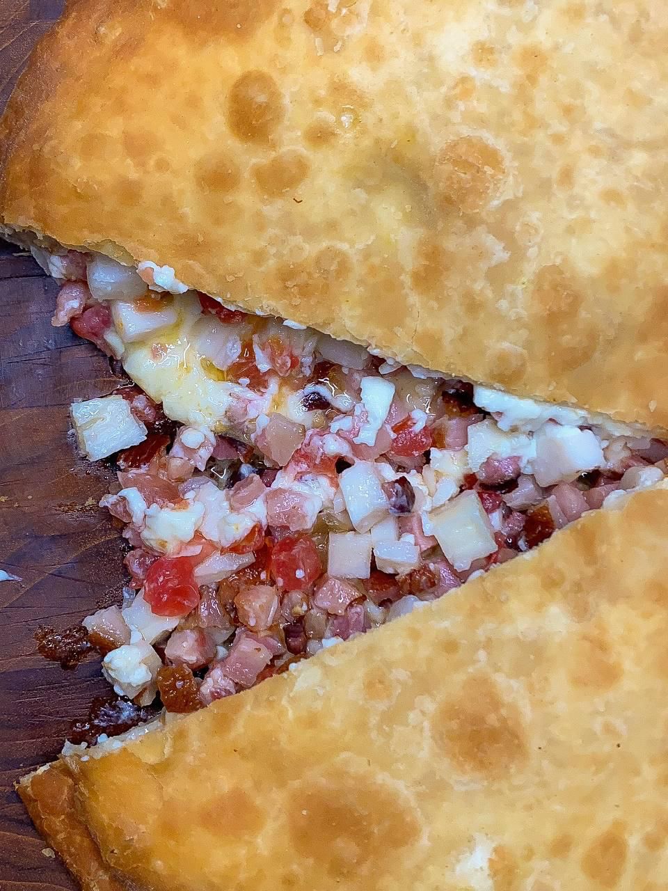 Pizza Frita de Portuguesa